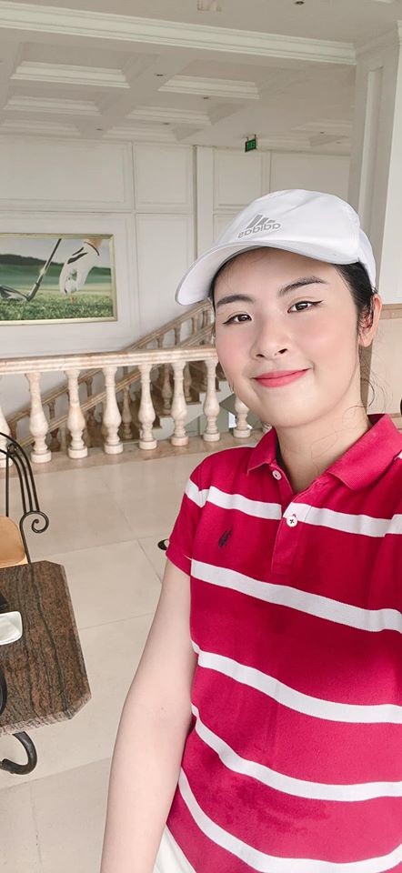 Võ Hoàng Yến khoe vòng 1 sexy, được tặng hoa hồng ở khu cách ly - ảnh 11