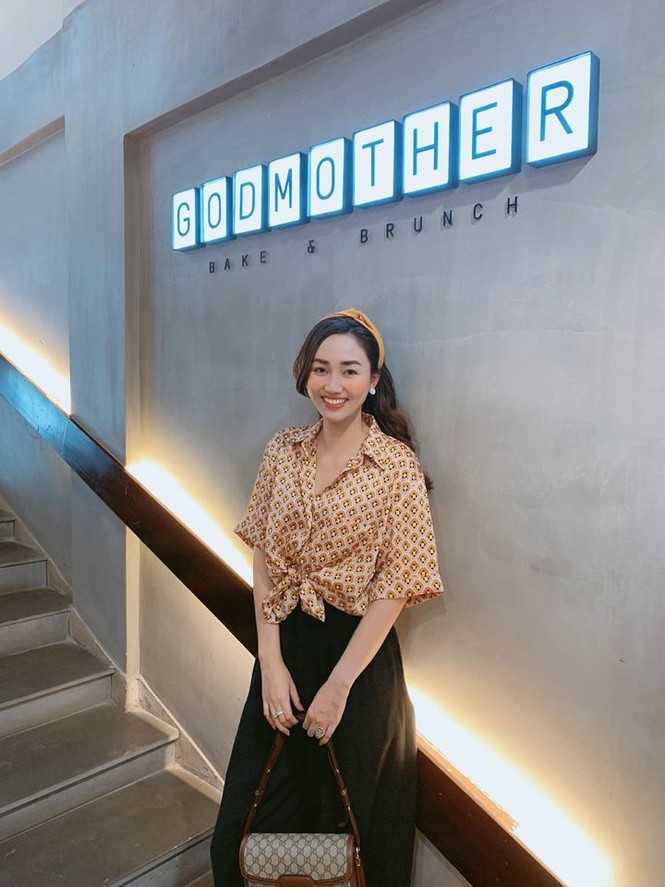 Nguyễn Thị Loan trễ nải gợi cảm, Diễm Hương vẫn rạng rỡ sau tin đồn ly hôn - ảnh 12