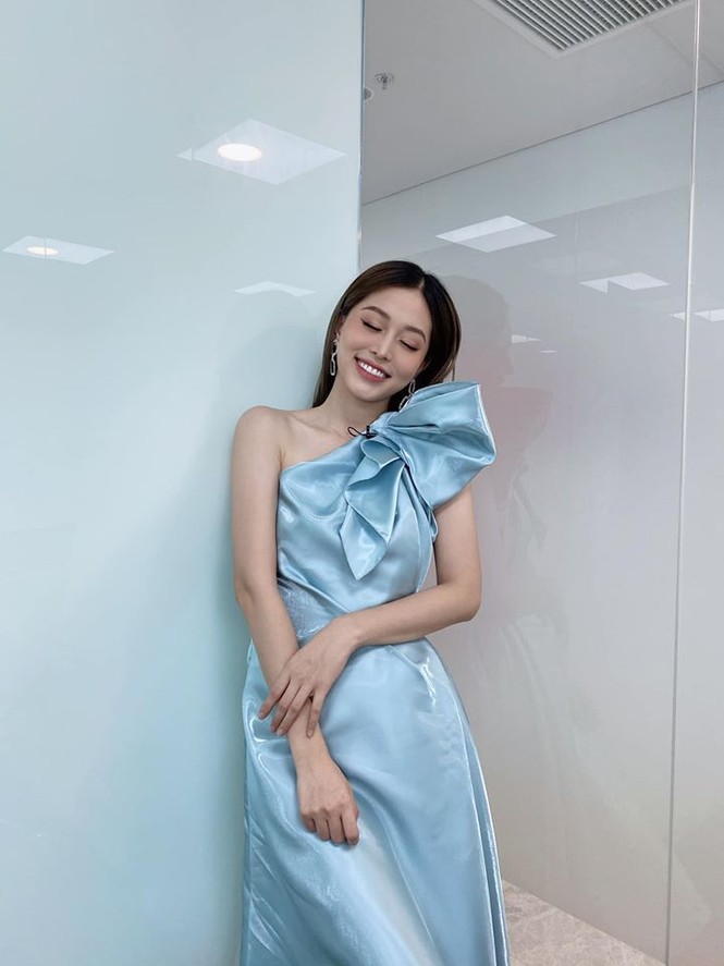 Nguyễn Thị Loan trễ nải gợi cảm, Diễm Hương vẫn rạng rỡ sau tin đồn ly hôn - ảnh 13