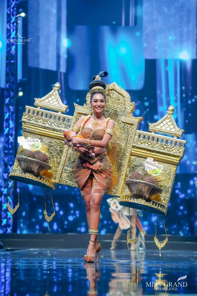 Choáng ngợp với loạt trang phục dân tộc công phu, độc lạ của thí sinh Miss Grand Thái Lan - ảnh 10