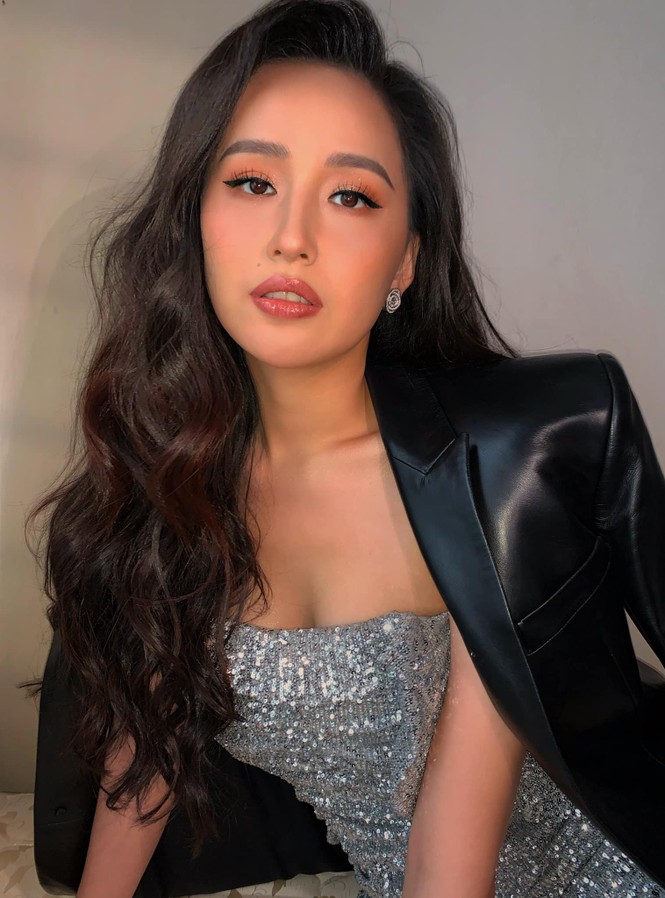 Võ Hoàng Yến khoe eo thon nóng bỏng, Mai Phương Thuý sexy với váy sequin cúp ngực - ảnh 3