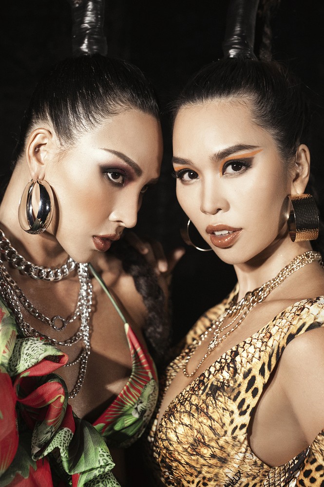Siêu mẫu Hà Anh tái xuất sàn diễn thời trang, khoe thân hình đồng hồ cát nóng 'bỏng mắt' - ảnh 1