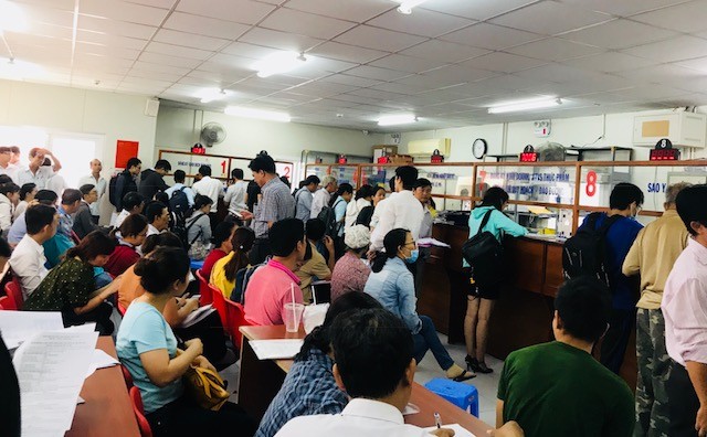 UBND quận “vỡ trận”… vì đất nền “sốt” giá - ảnh 2
