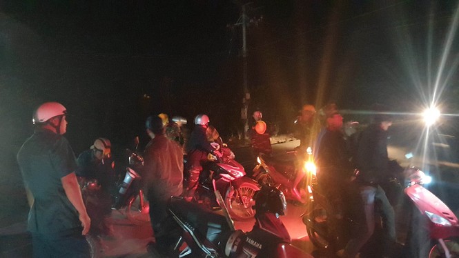 Rừng thông trên núi Đại Bình cháy dữ dội - ảnh 2
