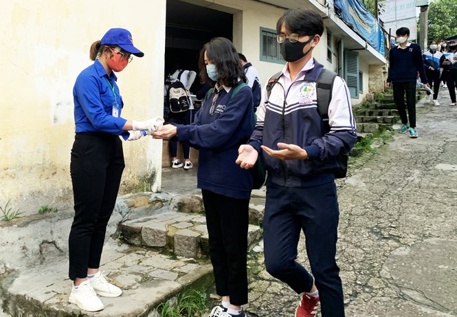 Gần 900.000 sỹ tử chính thức vượt vũ môn: Cập nhật giải đề môn Ngữ Văn THPT - ảnh 11