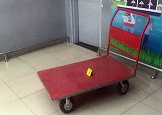 Hi hữu xe đẩy hàng của siêu thị tông chết người - ảnh 1