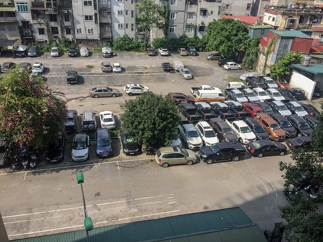 Hàng nghìn m2 đất 'vàng' giữa Thủ đô biến tướng thành bãi xe “khủng“ - ảnh 4