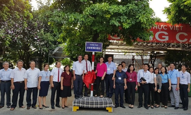 Quận Long Biên có 4 tuyến phố an toàn thực phẩm có kiểm soát - ảnh 1