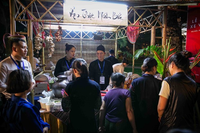 Háo hức 'vừa ngắm xe, vừa thưởng thức ẩm thực - văn hóa ba miền' - ảnh 7