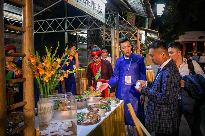 Háo hức 'vừa ngắm xe, vừa thưởng thức ẩm thực - văn hóa ba miền' - ảnh 9