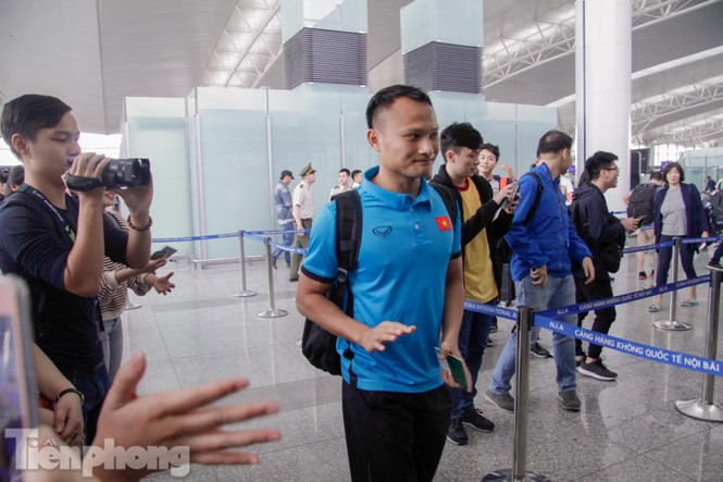 Hình ảnh tuyển Việt Nam sang Malaysia đá chung kết AFF Cup - ảnh 12
