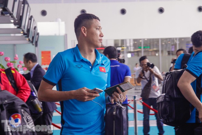 Hình ảnh tuyển Việt Nam sang Malaysia đá chung kết AFF Cup - ảnh 15
