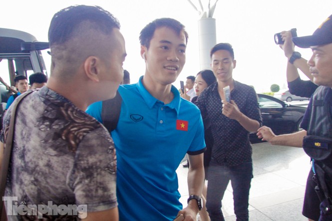 Hình ảnh tuyển Việt Nam sang Malaysia đá chung kết AFF Cup - ảnh 16