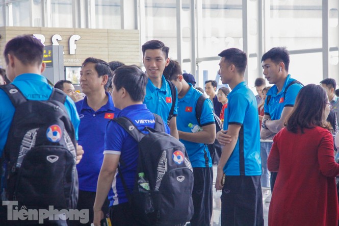 Hình ảnh tuyển Việt Nam sang Malaysia đá chung kết AFF Cup - ảnh 1