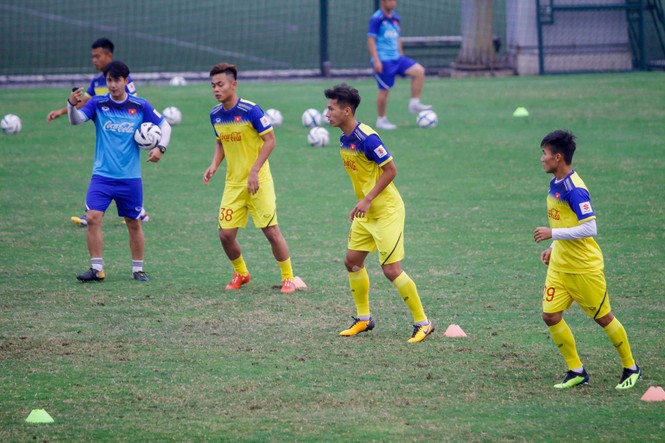 HLV Park Hang Seo vắng mặt, 'phó tướng' luyện quân U23 - ảnh 9