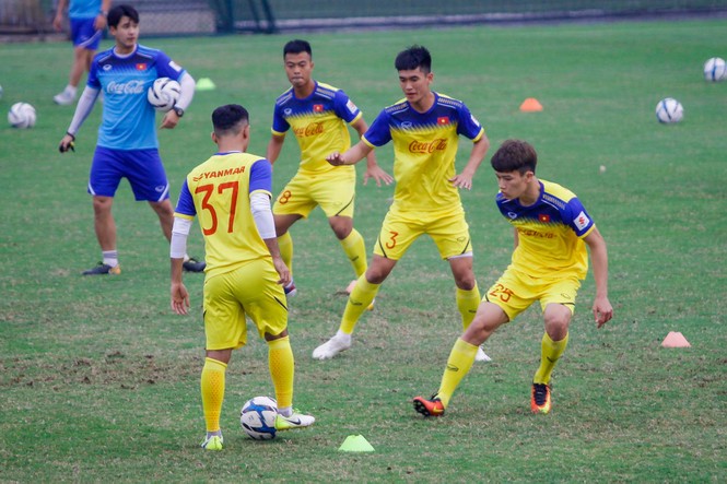 HLV Park Hang Seo vắng mặt, 'phó tướng' luyện quân U23 - ảnh 8