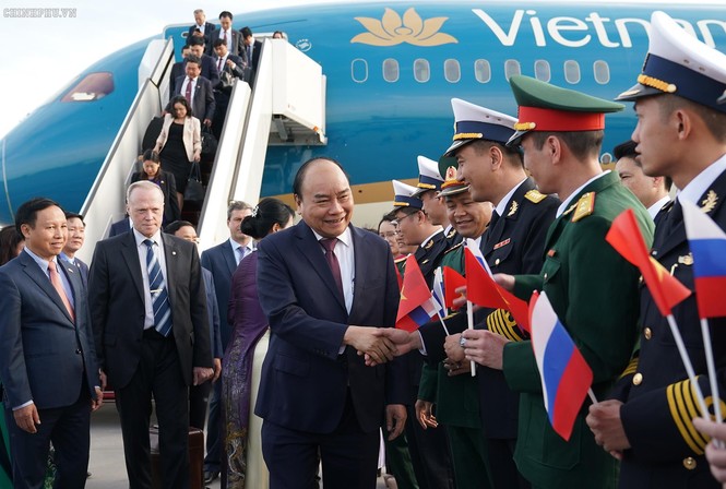 Thủ tướng đến Saint Petersburg, bắt đầu thăm chính thức LB Nga - ảnh 2