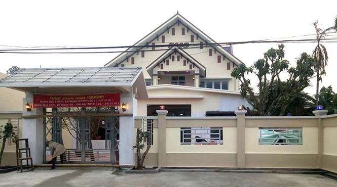Chủ quán karaoke đâm 3 khách thương vong - ảnh 1
