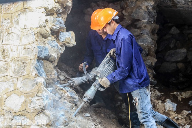 Hà Nội: Tiến hành thi công đục thông 5 vòm cầu Phùng Hưng - ảnh 3