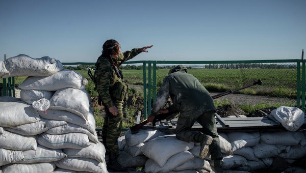 Tự vệ Lugansk tuyên bố chuẩn bị phản công quân chính phủ - ảnh 7