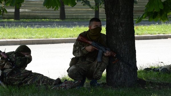 Tự vệ Lugansk tuyên bố chuẩn bị phản công quân chính phủ - ảnh 8