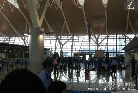 Trung Quốc: Nổ ở sân bay Thượng Hải, một người bị thương - ảnh 2