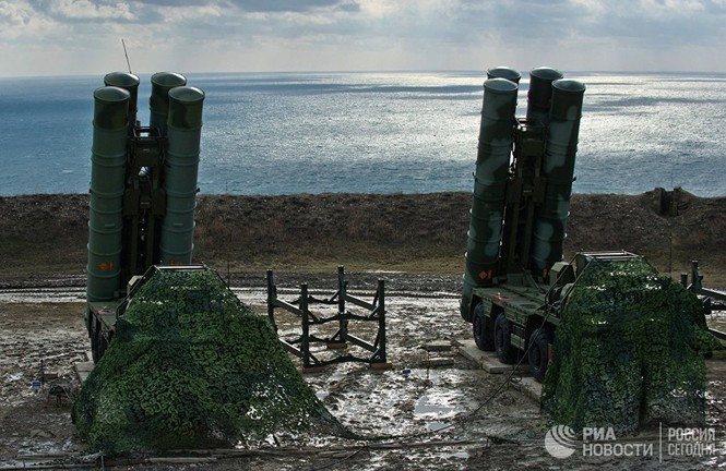 Cận cảnh ‘rồng lửa’ S-400 của Nga trấn giữ Crimea - ảnh 1