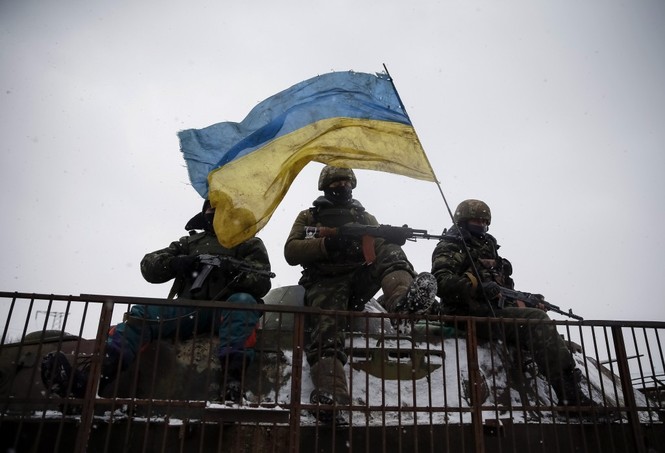 Ukraine chấm dứt một thỏa thuận quốc phòng với Nga - ảnh 1
