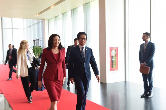 ‘Bóng hồng’ quyền lực Facebook phát biểu tại APEC CEO Summit - ảnh 2