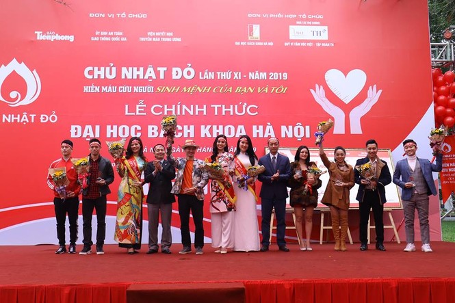Chủ nhật Đỏ - ảnh 37
