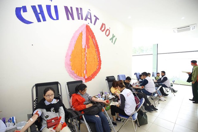 Chủ nhật Đỏ - ảnh 9