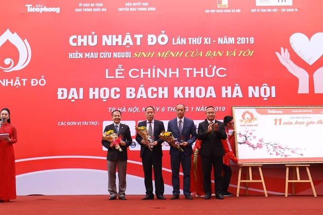 Chủ nhật Đỏ - ảnh 38
