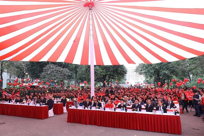 Chủ nhật Đỏ - ảnh 45