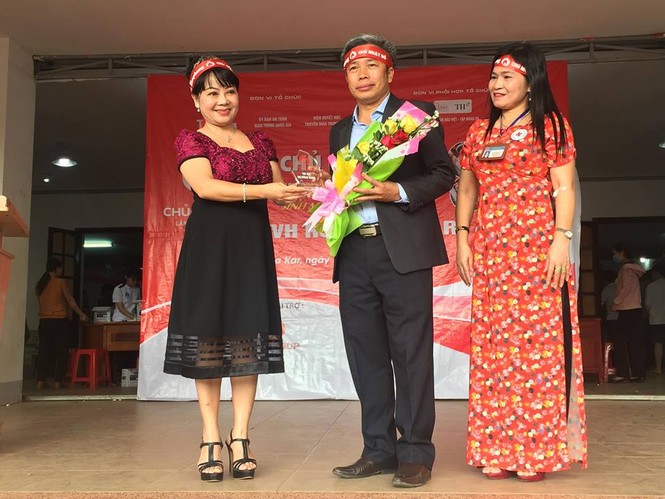 Chủ nhật Đỏ - ảnh 49