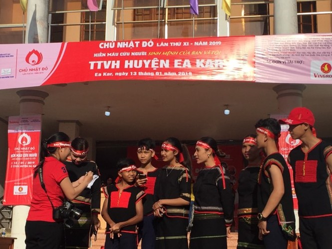 Chủ nhật Đỏ - ảnh 75