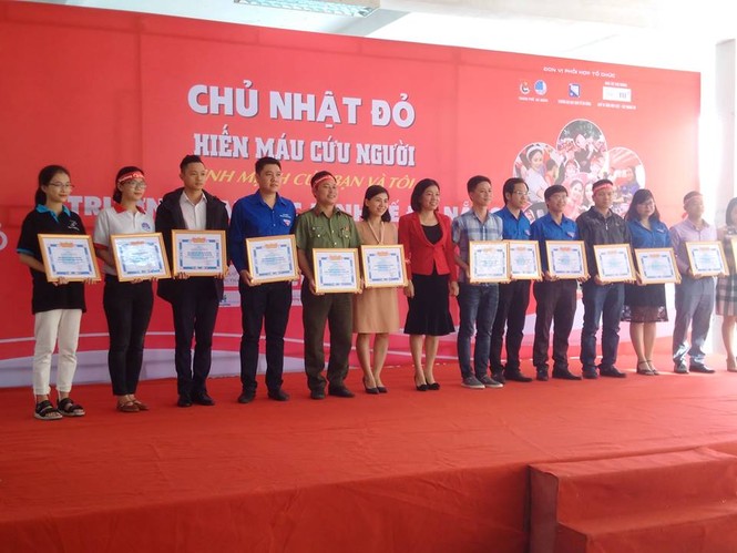 Chủ nhật Đỏ - ảnh 68