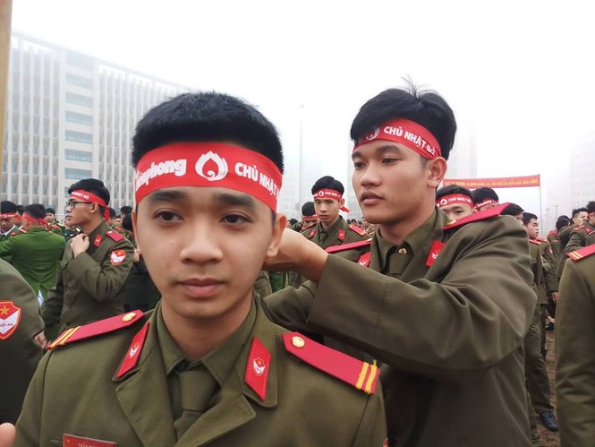 Chủ nhật Đỏ - ảnh 87