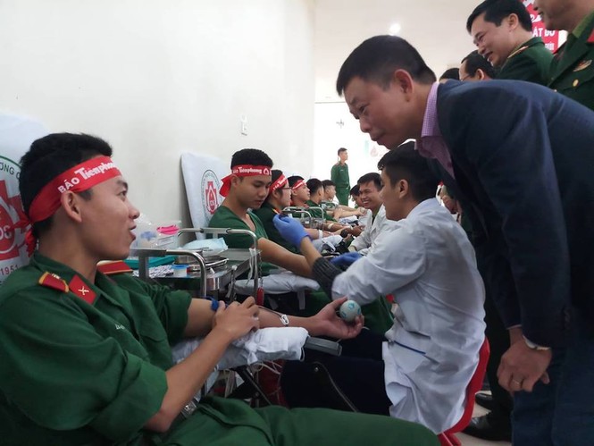 Chủ nhật Đỏ - ảnh 55