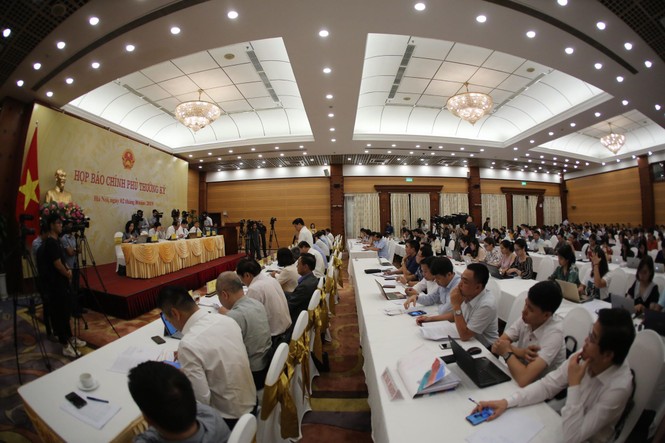 Ô nhiễm không khí Hà Nội 'chỉ có lúc và có nơi' - ảnh 5