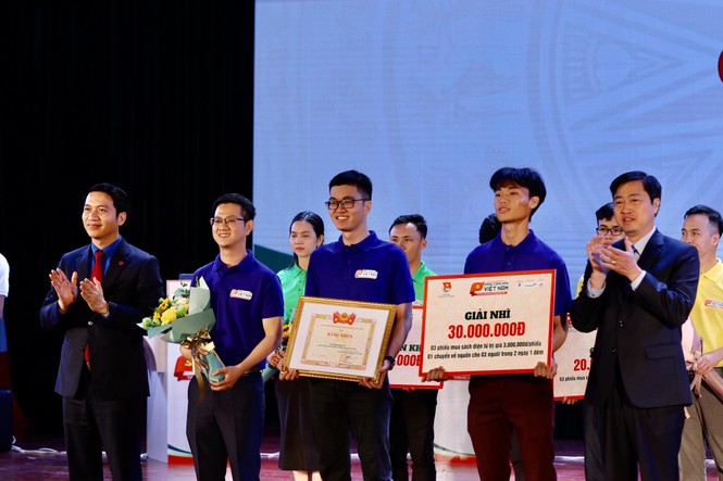 Đội Tình nguyện trẻ giành giải Nhất cuộc thi tìm hiểu Đảng Cộng sản Việt Nam - ảnh 2