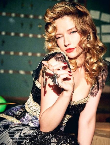 'Cô đào lẳng lơ' Haley Bennett nóng bỏng và gợi tình - ảnh 5