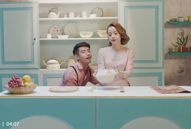 BẢN TIN showbiz 28/11: Chi Pu dạy fan nhảy, sao Hàn chết 2 tuần mới được phát hiện - ảnh 2