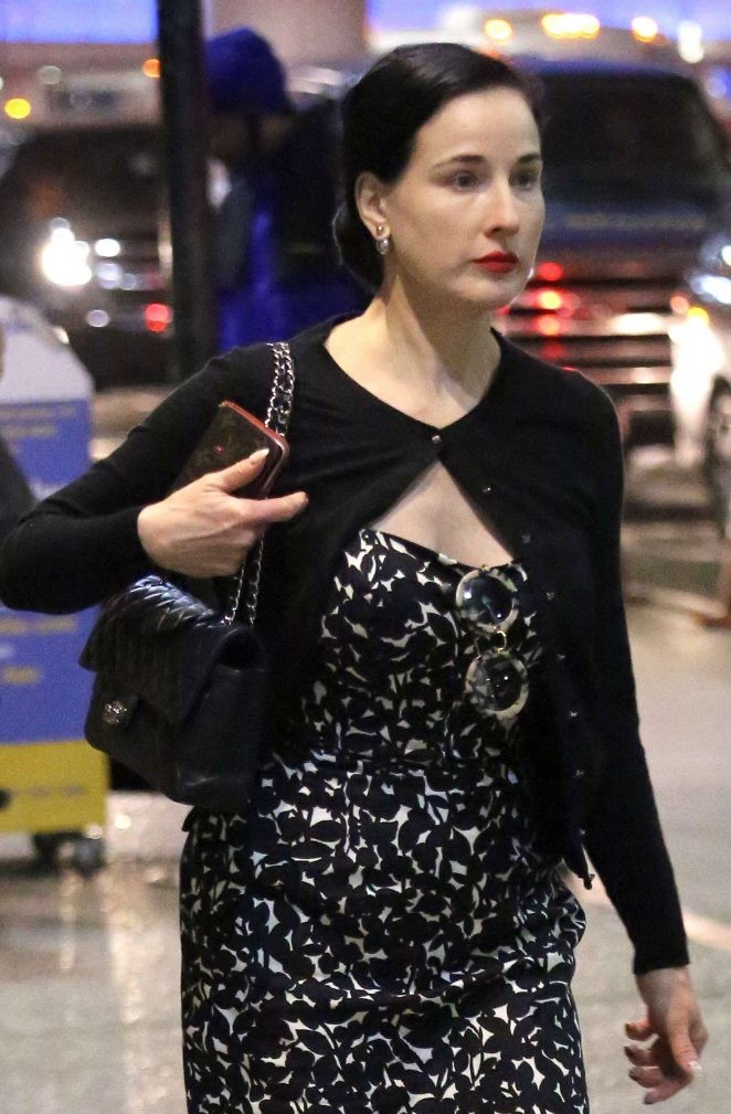 Choáng với nhan sắc 'nữ hoàng thoát y' Dita Von Teese hiện tại - ảnh 2