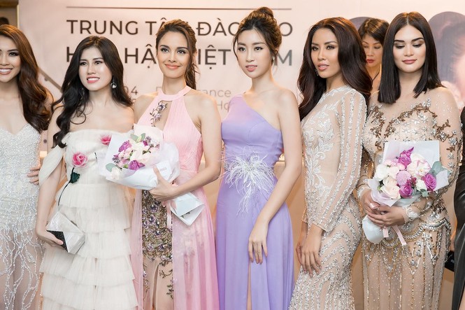 Showbiz 15/4: Lệ Quyên khoe vóc dáng chuẩn với bikini gây chú ý - ảnh 5