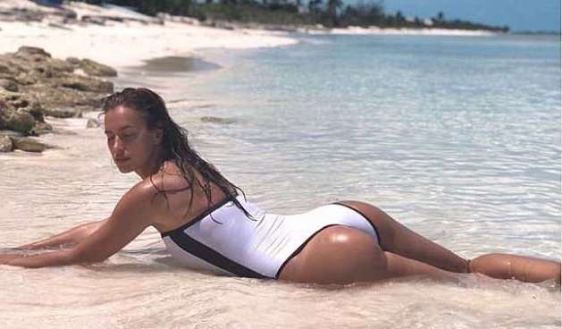 Irina Shayk tung ảnh cực gợi cảm khiến fan 'tan chảy' - ảnh 1