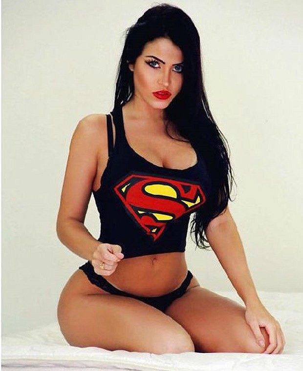 Siêu vòng 3 Claudia Alende phô đường cong tuyệt mỹ ở Malibu - ảnh 12