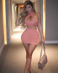 Đường cong của mỹ nhân Nga 'bỏ xa' Kim Kardashian về số đo 3 vòng - ảnh 9