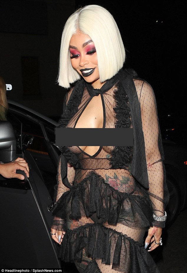 Lộ nguyên vòng 1 với ren xuyên thấu không nội y, Blac Chyna gây choáng - ảnh 3