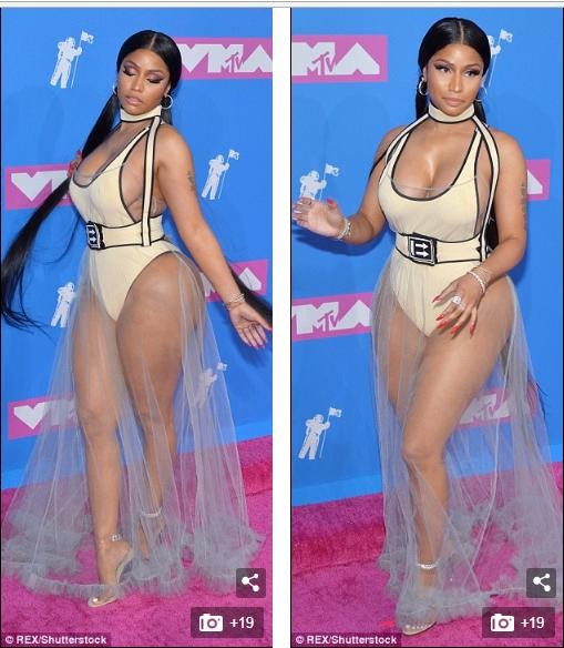 Nicki Minaj phô đường cong 'bỏng mắt' hút rừng ống kính - ảnh 9