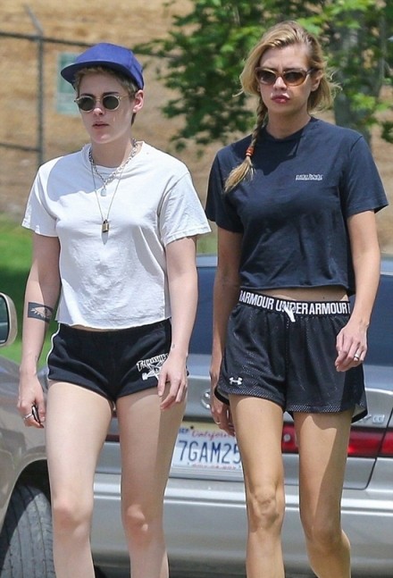 Kristen Stewart âu yếm tình đồng giới trên phố bất chấp ánh nhìn - ảnh 5